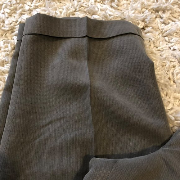 Liz Claiborne Men's Pleated Loose Fit Pants w/Cuffs Green Sz 32x30 Pressed Seam - Picture 3 of 8